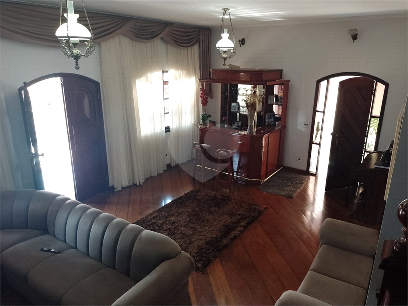 Casa Térrea Assobradada com Varanda Gigante no Jardim Líbano
