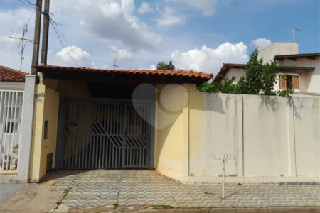 Sobrado à Venda no Parque Fehr – 3 Dormitórios e Área Gourmet em Rua Tranquila