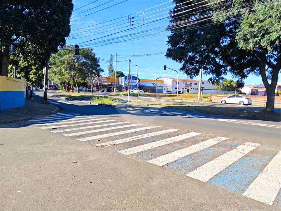 Oportunidade Comercial: Terreno de 525m² em Localização Estratégica no Parque Sissi!