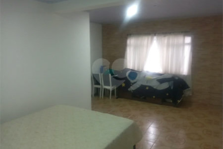 Casa com 180m², 3 quartos (1 suíte) e 5 vagas de garagem, à venda em São Mateus