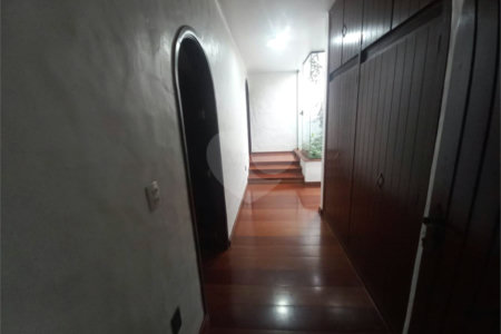 Casa térrea no Condomínio Faber I.