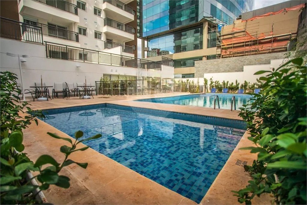 Apartamento Garden à venda ? 500 m do Metrô Conceição | Reformado e com quintal privativo