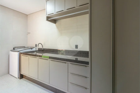 Casa à venda com 4 suítes no condomínio Vale da Santa Fé, Vinhedo - SP