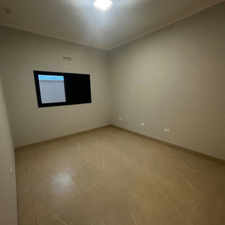 Casa à venda com 3 quartos, sendo 1 suíte,  no condomínio Terra Ville, Três Lagoas - MS
