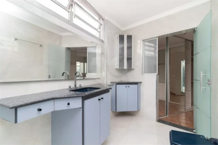 Sobrado à Venda com 300m² - Mooca