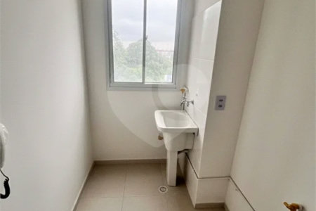 Apartamento com 2 dormitórios , à venda em Itaquera.
