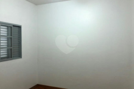 Casa térrea na Vila Nery .