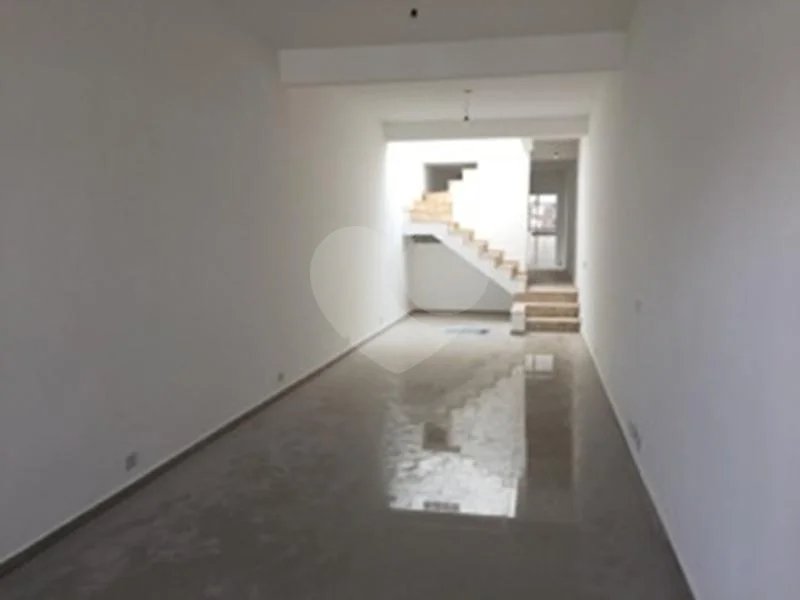 Sobrado novo nunca habitado.
