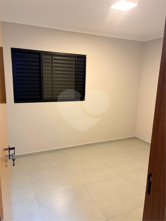 Casa no Conjunto Habitacional Dom Constantino á venda.