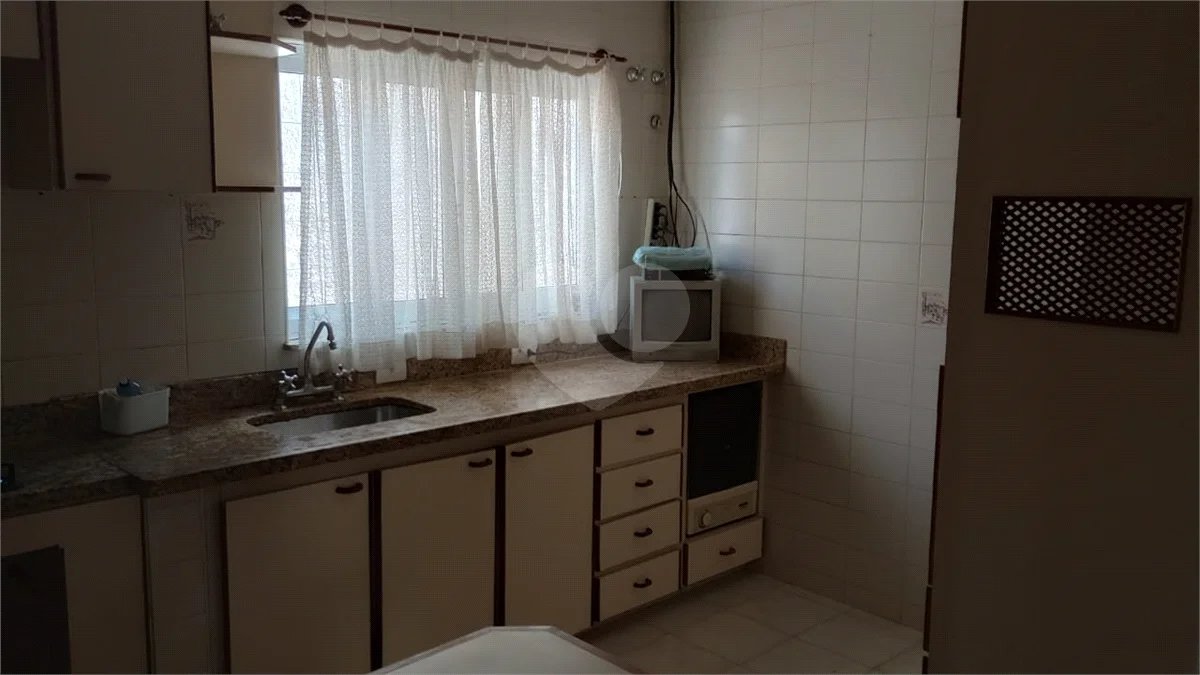 Sobrado amplo com 3 dormitorios e area de lazer a venda