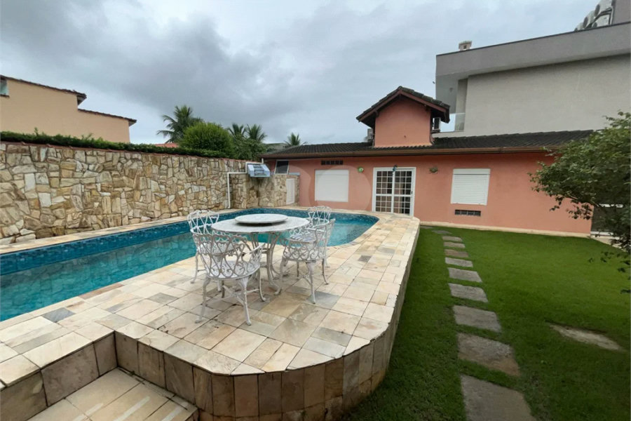 Casa à venda com 6 quartos, sendo 3 suítes, em Morada da Praia, Bertioga, SP