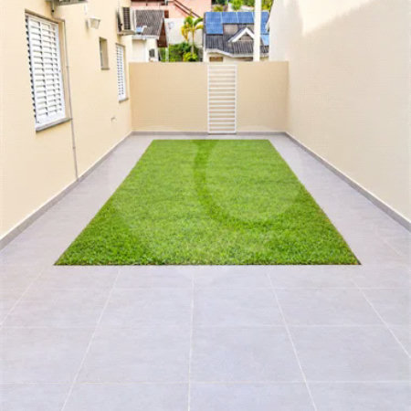 Casa em Condômino com 3 suítes para Locação