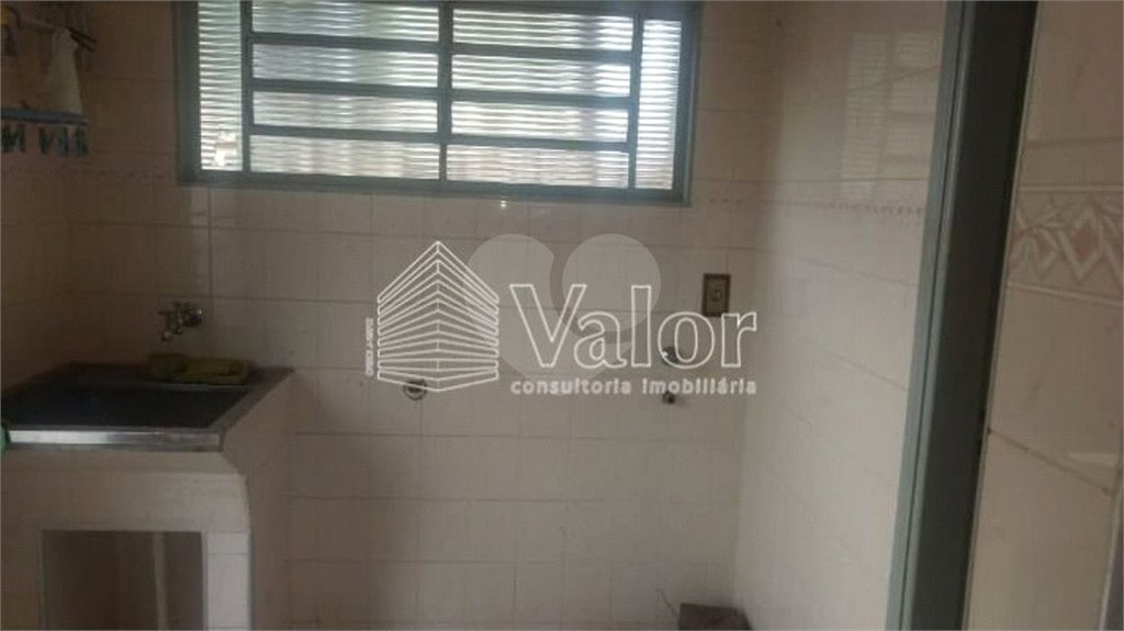 Casa térrea com 2 dormitórios.