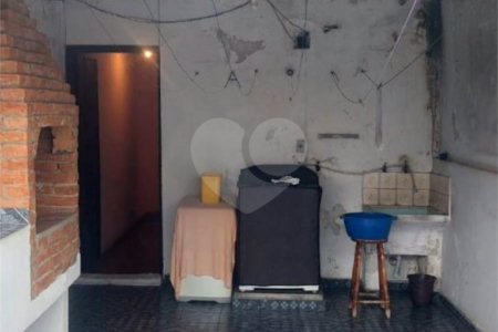 Sobrado de 284m2 na Saúde com 4 dorms, 1 suíte, 3 banheiros, 4 vagas. Estuda permuta.