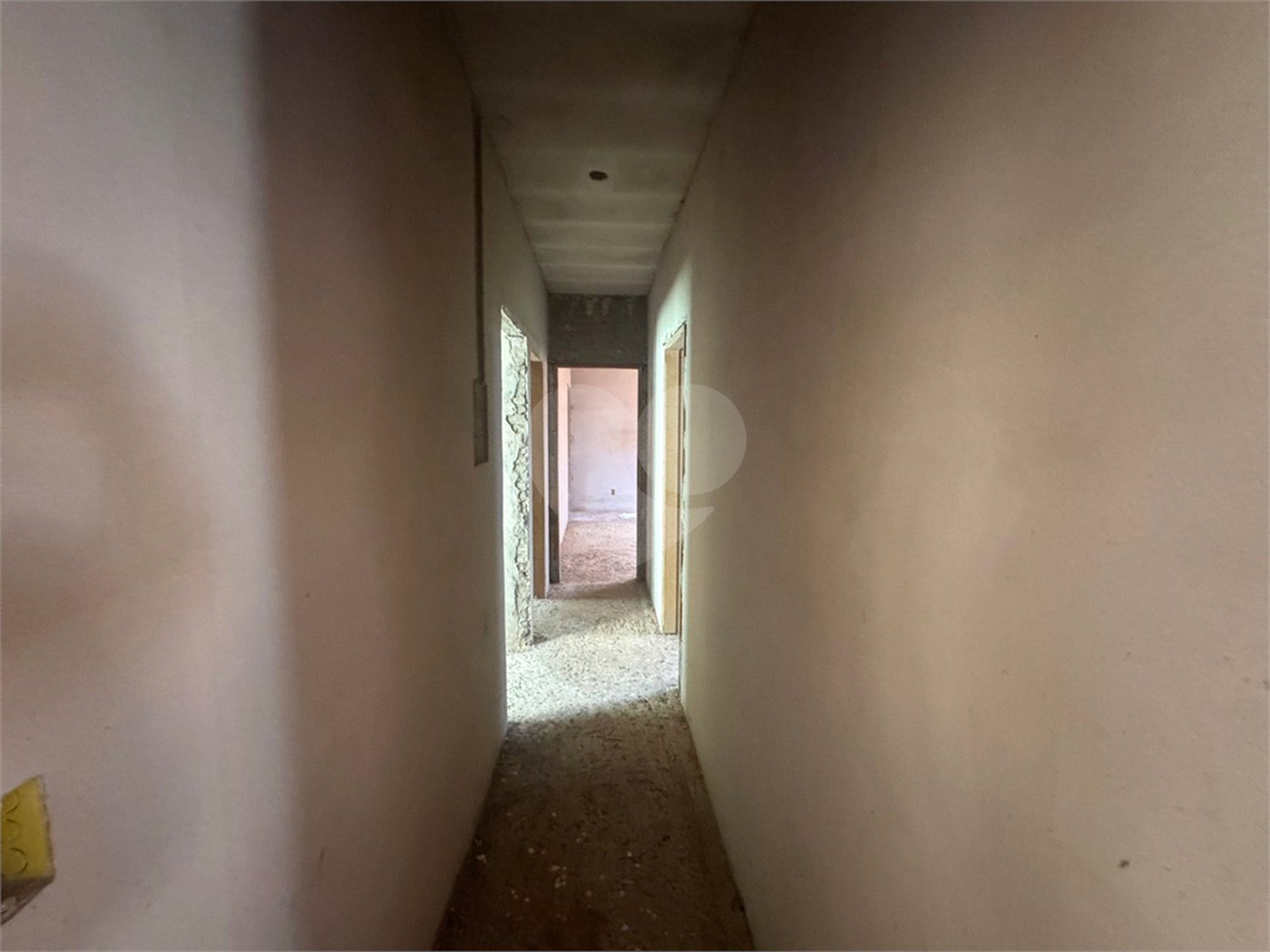 Casa á venda com 03 dormitórios, no residencial Itamarati em São Carlos.