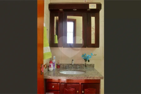 Casa com 250m² , 3 quartos, sendo 1 suíte , 3 vagas , à venda no Jd. Ana Maria - Santo André