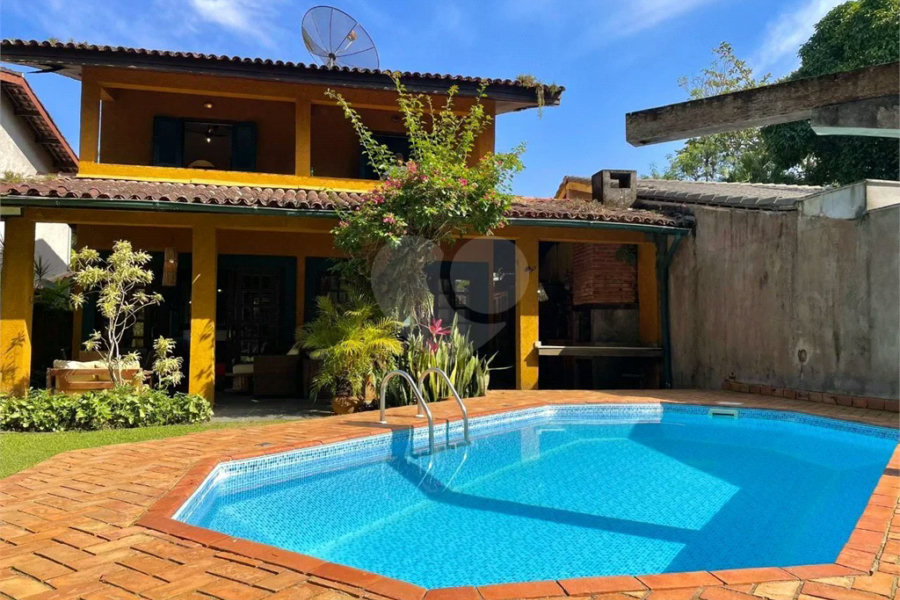 Casa à venda com 8 quartos, sendo 6 suítes, em Riviera de São Lourenço, Bertioga, SP