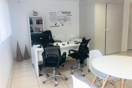 Otima sala comercial com sacada e uma vaga para auto no Nova América Office em Santo Amaro.
