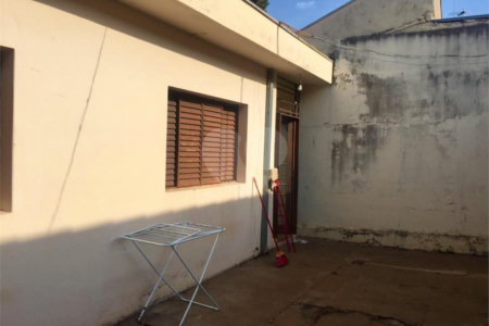 Casa térrea no Jardim Bandeirantes.