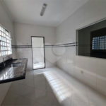 Casa à venda com 3 dormitórios, sendo 1 suite e ampla área de lazer no Jardim Brasil