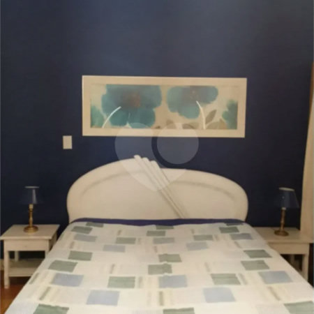Apartamento Reformado à Venda – Localização Privilegiada!