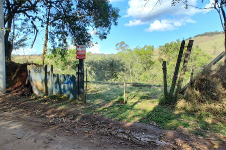 Área rural em Piracaia com 3.289 metros, ótima para chácara, as margens do rio Cachoeira