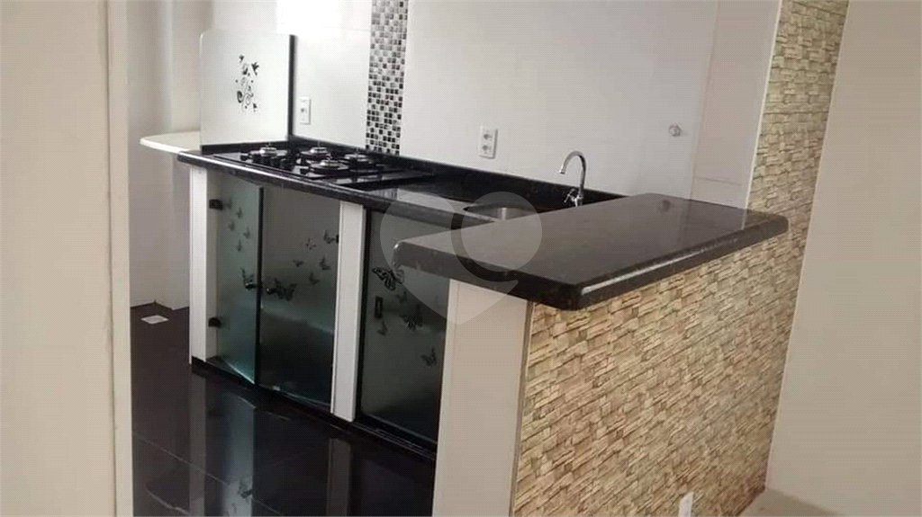 Apartamento no Condomínio Mont Royal.