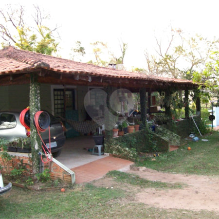 Chácara a venda no Aracê de Santo Antônio .