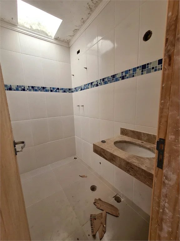 Sobrado à venda com 3 quartos, sendo 1 suíte,  em Vila Gomes, São Paulo, SP
