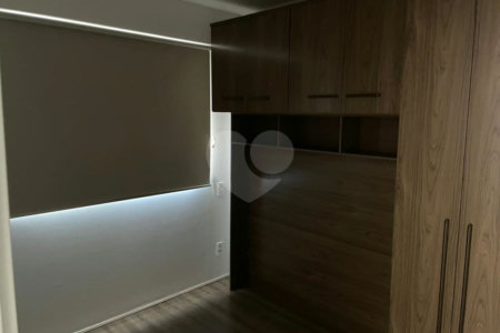 Apartamento mobiliado, novo, com 38m útil, ótima localização REF:903711