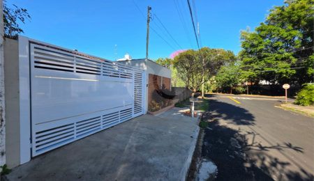 Casa à venda com 3 quartos, sendo 1 suíte,  em Jardim Nova Santa Paula, São Carlos, SP