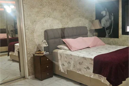 Indaiatuba- condominio Vale das Laranjeiras - Itaici - Terreno 3040,00 ms- construida 220ms - 3 dormitórios, sendo 2 suítes e uma suíte master com closet, além de uma sala ampla com 3 ambientes, Cozinha planejada,, campo de futebol/vôlei, Area de lazer com piscina, espaço gourmet com churrasque