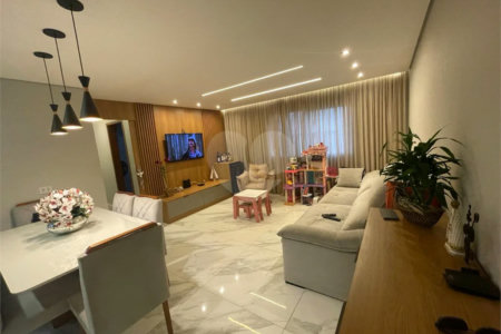Apartamento com 70m², 3 dormitórios, 1 suíte, 1 vaga, à venda na Vila Guilherme.
