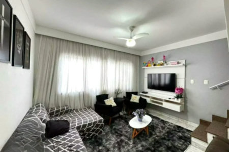 Casa com 124m² , 3 dormitórios , 4 vagas de garagem , à venda , na Vila Sacadura Cabral em Santo André.