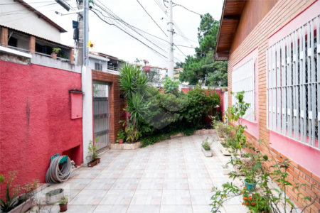 Casa à venda com 3 quartos, sendo 2 suítes, em Jardim Prudência, São Paulo, SP