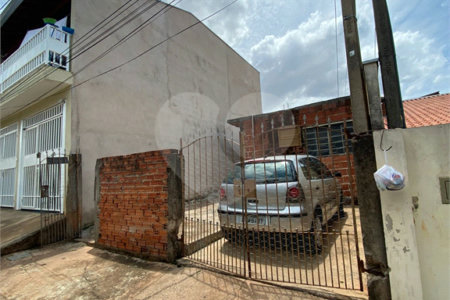 Casa Térrea com 1 dormitório.