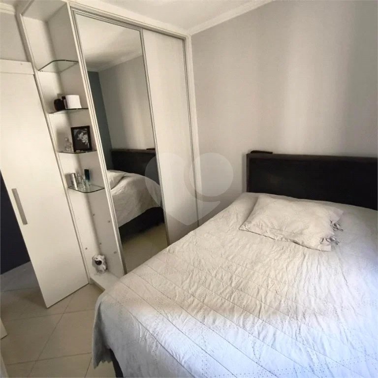 Apartamento de 60m2 na Saúde com 2 dorms, 1 suíte, 2 banheiros, 2 vagas. Estuda permuta.