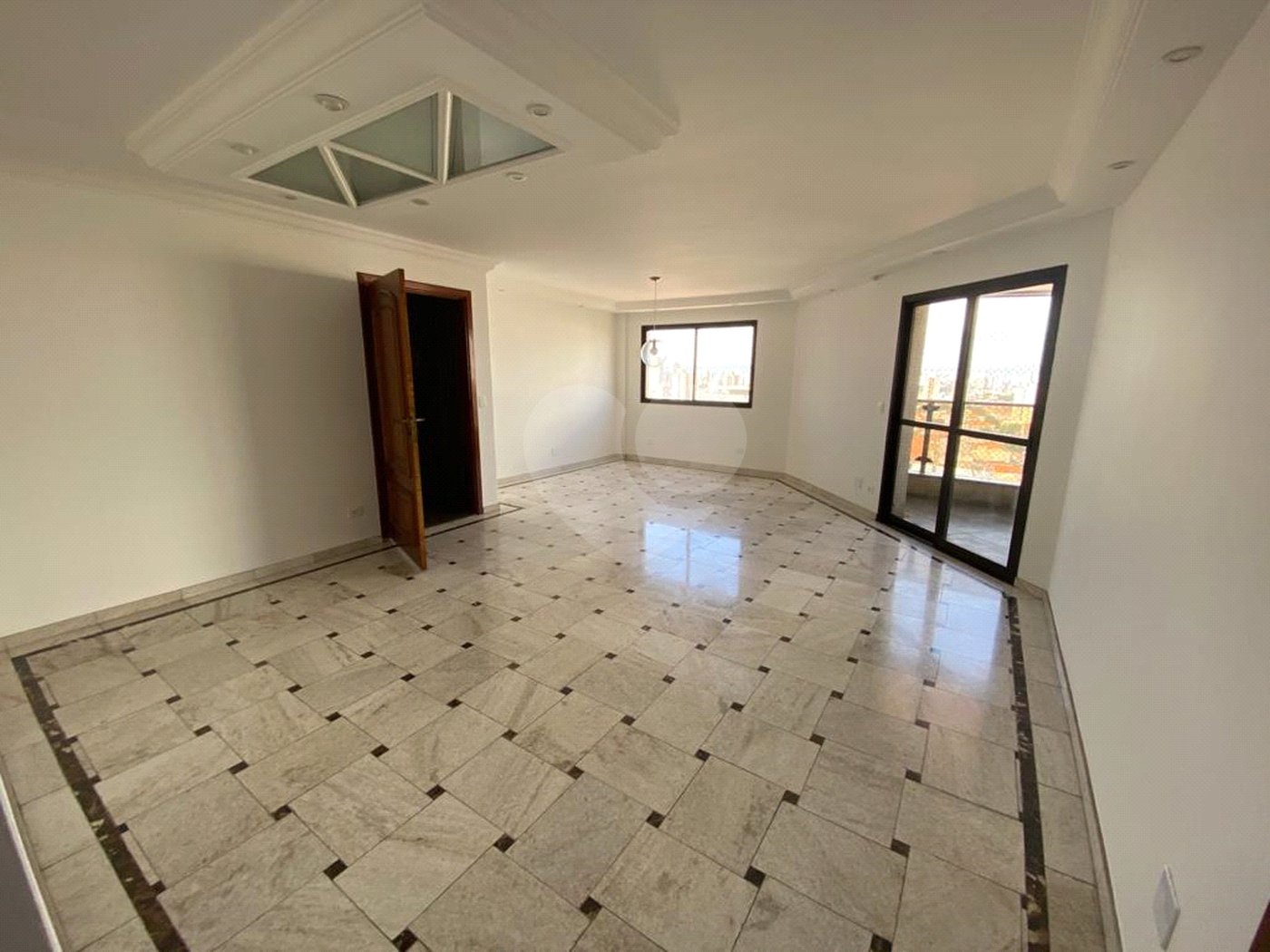 Apartamento com 4 dormitórios , sendo 1 suíte , 2 vagas , à venda na Moóca.
