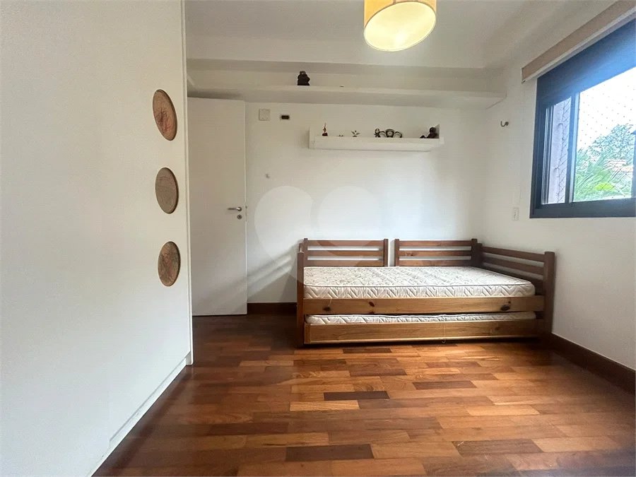 Apartamento Mobiliado no Alto da Boa Vista, com churrasqueira na varanda , 3 suítes e próximo ao Metro