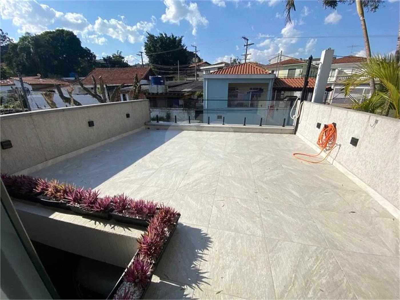 Sobrado à venda com 5 quartos, sendo 4 suítes, em Jardim Prudência, São Paulo, SP