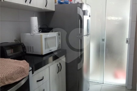 Sobrado com 2 dormitórios.