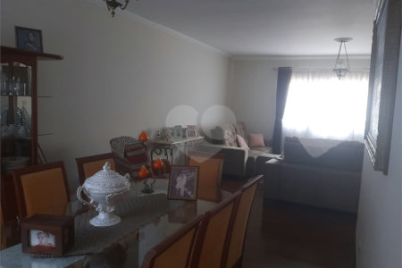 Bela casa com boa localização no bairro Portal do Sol