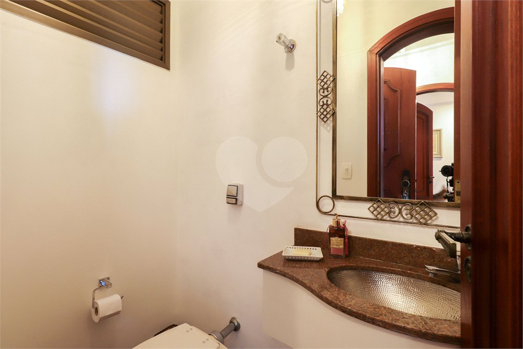 Apartamento à venda com 4 quartos, sendo 3 suítes, em Campo Belo, São Paulo, SP