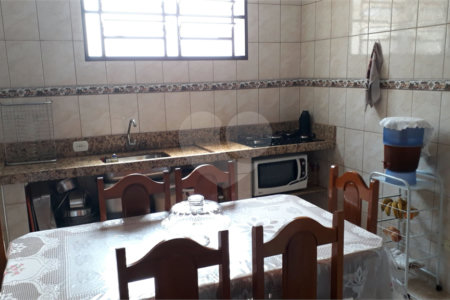 Sobrado à venda com 3 quartos em Jardim Bicão, São Carlos, SP