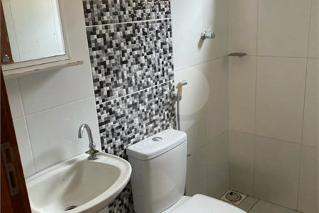 Casa térrea para venda na Vila Carmem