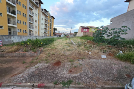 Terreno no Jd. Gibertoni, próximo ao SESC e ao Shopping