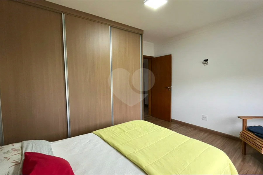 Apartamento à venda com 3 quartos, sendo 1 suíte, no Centro, Poços de Caldas - MG