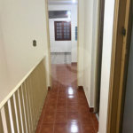 São Paulo - Capital - Bairro Santa Cruz - R4 495.000,00 - Aceita permuta por imóvel na cidade de Indaiatuba- Sp - Sobrado em rua residencial sem saída e com praça particular. O imóvel possui 2 quartos — 1 suíte com dois ambientes e acesso a hall externo. Sala ampla, cozinha com dois ambientes