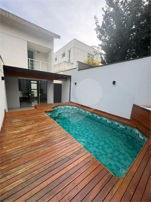 Indaiatuba- Vila Aurora -Condomínio Palm Tree Residence -Venda e Locação - R$ 7.000,00 - condominio - R$ 877,44- IPTU - R$ 211,64 - Pavimento Térreo: Sala de estar, sala de jantar, wc, cozinha, área de serviço, despensa. Pavimento Superior: Suíte com varanda e closet, 02 dormitórios e wc.social