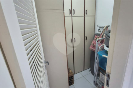 Apartamento à venda com 3 quartos, sendo 1 suíte,  em Jardim Marajoara, São Paulo, SP